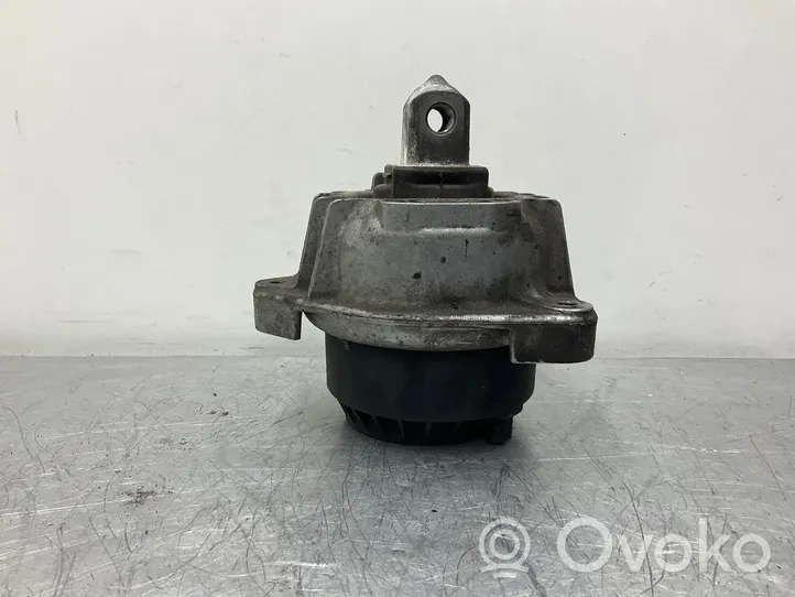 BMW 5 F10 F11 Supporto di montaggio del motore 6777374