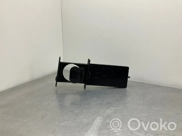 BMW 5 E60 E61 Cup holder 7047145