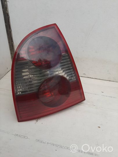 Volkswagen PASSAT B5.5 Lampa tylna 3B5945095AE