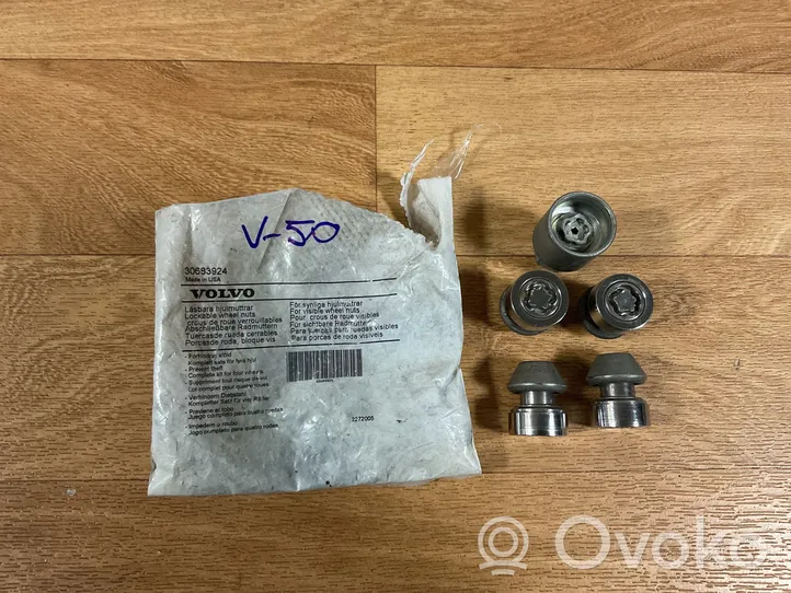 Volvo V50 Nuts/bolts 30683924