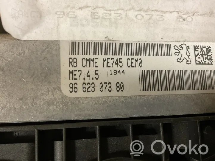 Citroen C4 I Unité de commande, module ECU de moteur 9662307380