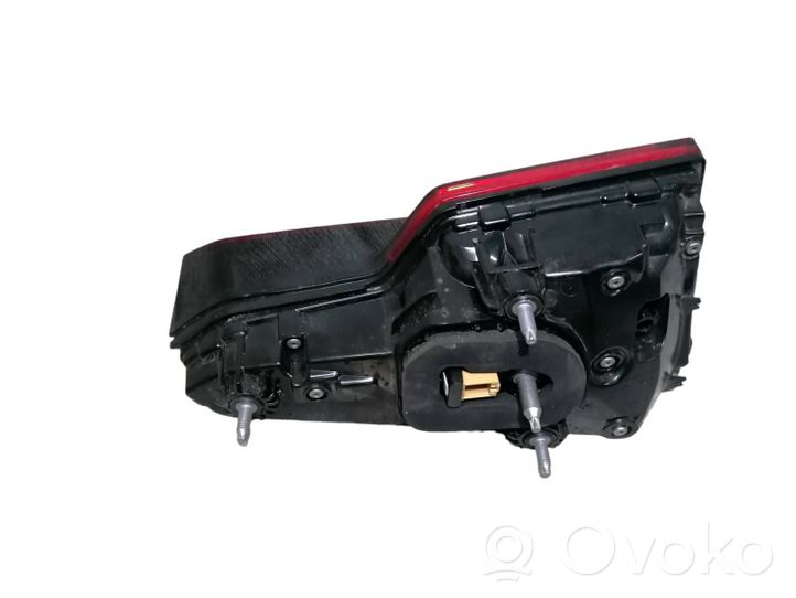 Audi A4 S4 B9 Lampy tylnej klapy bagażnika 8W5945094D