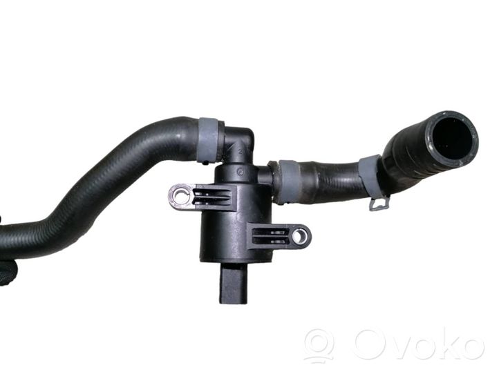 Audi A4 S4 B9 Pompa elettrica dell’acqua/del refrigerante ausiliaria 4H0121671D