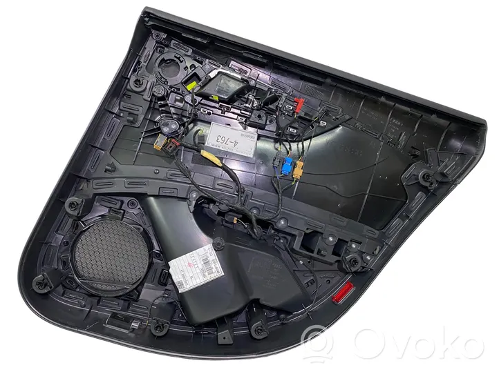 Audi A5 Takaoven verhoilu 8W8867487