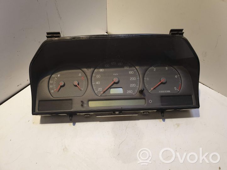 Volvo S70  V70  V70 XC Tachimetro (quadro strumenti) 9472523