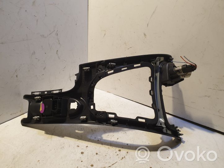 Renault Laguna II Rivestimento in plastica cornice della leva del cambio 8200025900