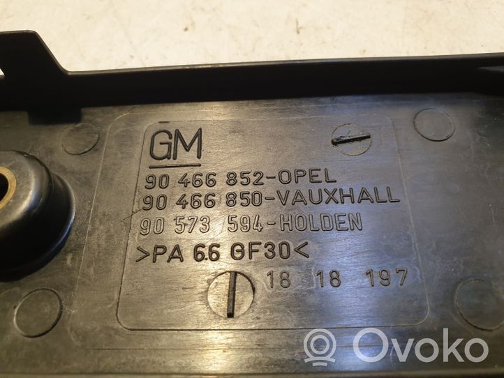 Opel Vectra B Osłona górna silnika 90466852