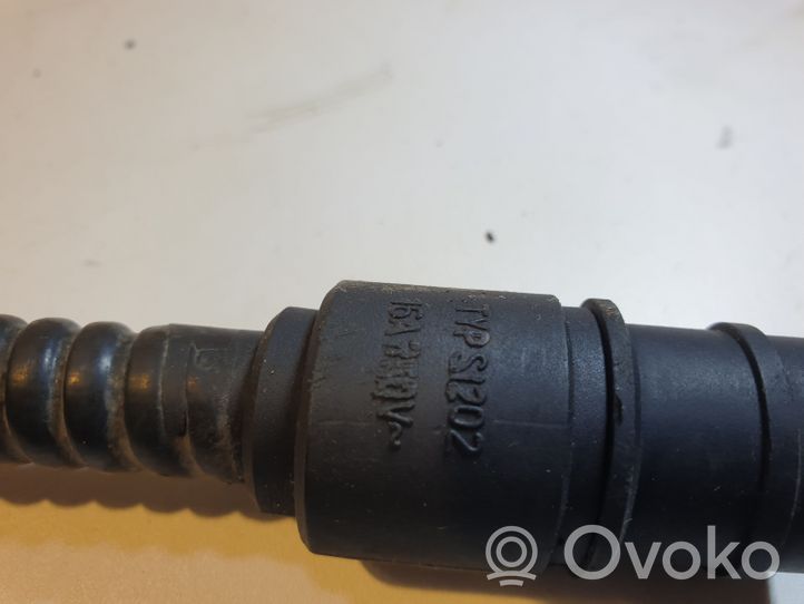 Volvo V70 Electric engine pre-heating system (optional) TYPSU104