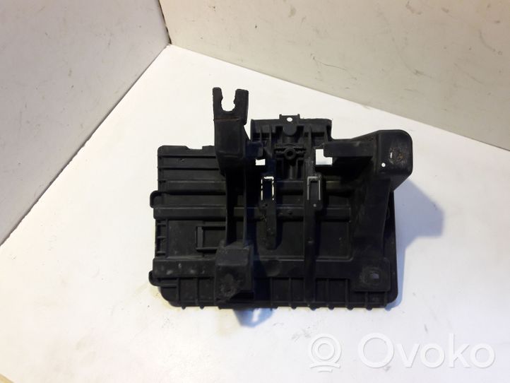 Opel Meriva A Boîte de batterie 13167332