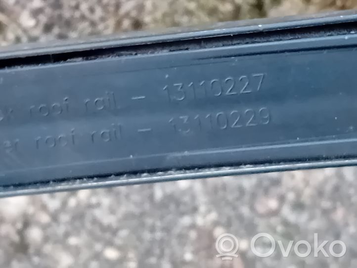 Opel Astra H Roof bar rail 13110227