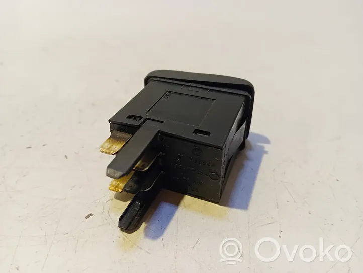 Volkswagen Caddy Windscreen/window heater switch 6N1959621