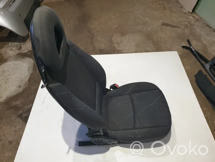 Smart ForTwo I Fotel przedni pasażera 0010093V005