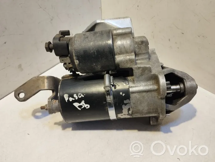 Volkswagen PASSAT B5 Starter motor 0001107068