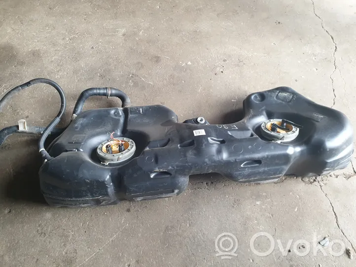 BMW 3 E90 E91 Serbatoio del carburante N4F0381904