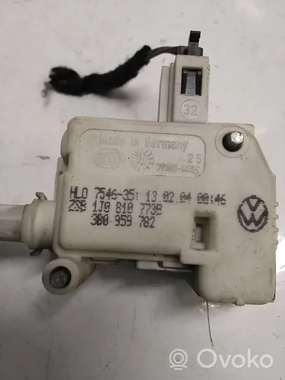 Volkswagen Touareg I Stellmotor Tankdeckel Tankklappe 1J0810773B