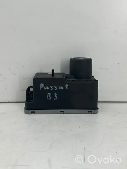 Volkswagen PASSAT B3 Vacuum pump 1H0962257