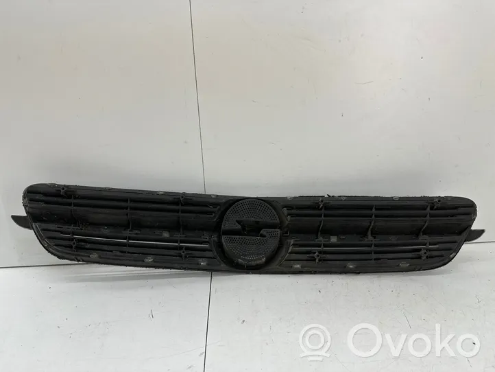 Opel Vectra C Grille de calandre avant 13106811