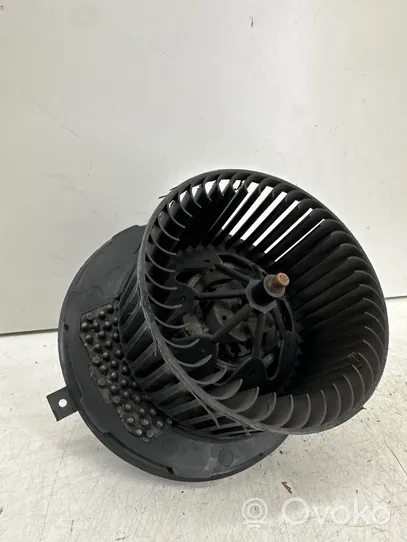 Skoda Octavia Mk2 (1Z) Ventola riscaldamento/ventilatore abitacolo 3C0907521B