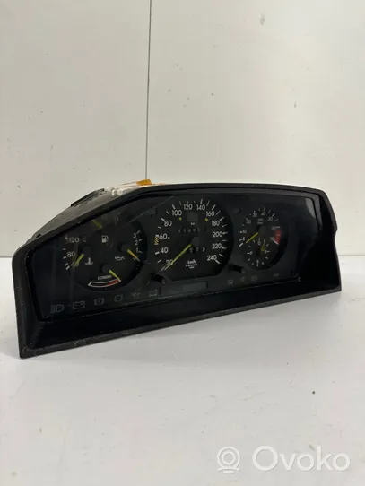 Mercedes-Benz E W124 Compteur de vitesse tableau de bord 87001221