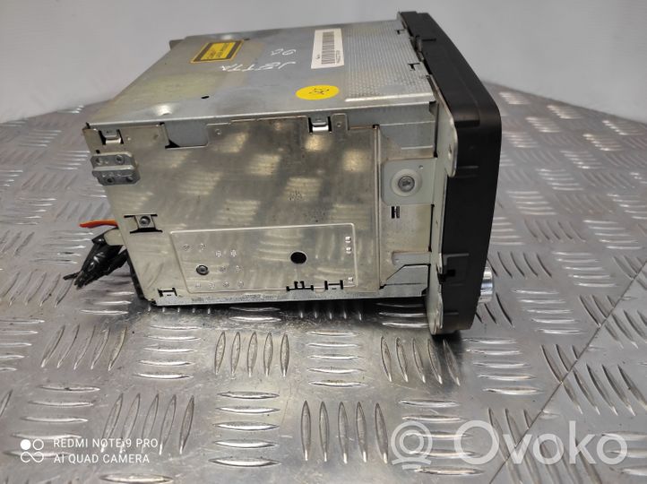 Volkswagen Jetta V Radio / CD/DVD atskaņotājs / navigācija 1K0035186P