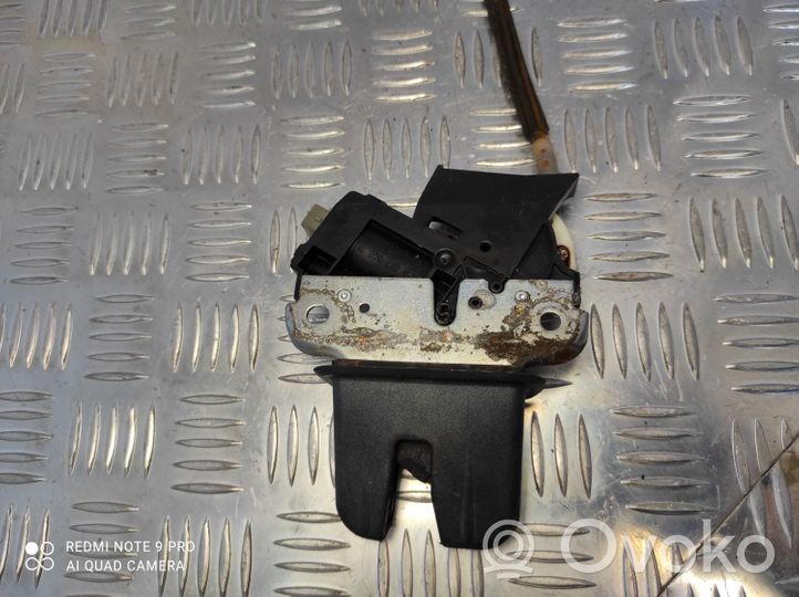 Volkswagen Jetta V Serrure de loquet coffre 4F5827505