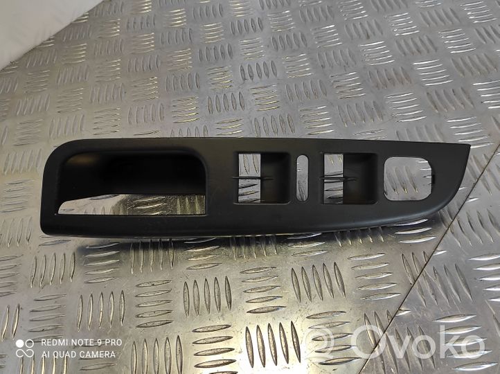 Volkswagen Golf V Rivestimento pulsantiera finestrino della portiera anteriore 1K4868049B