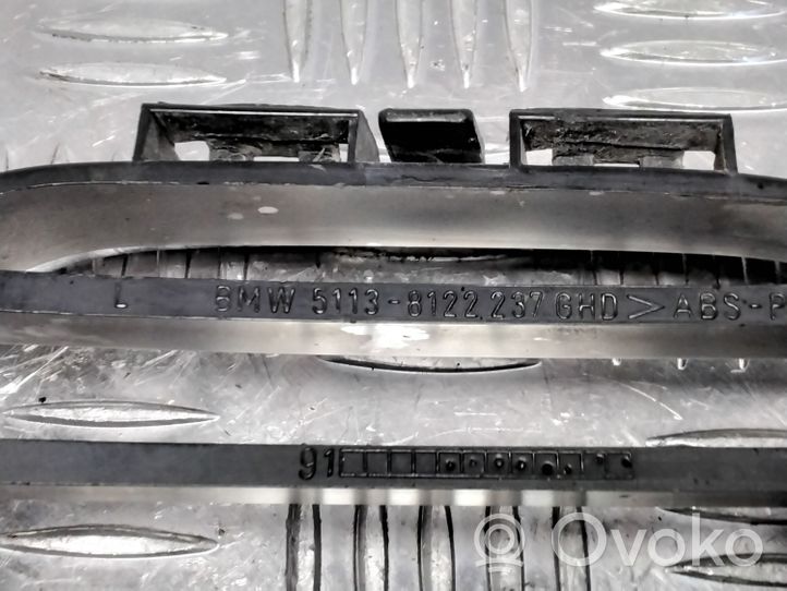 BMW 3 E36 Grille calandre supérieure de pare-chocs avant 51138122237