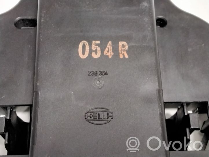 Rover 620 Takavalon polttimon suojan pidike 236364