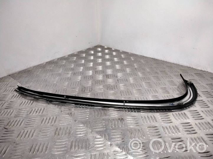 BMW 5 E34 Rivestimento vetro lato posteriore 19441319