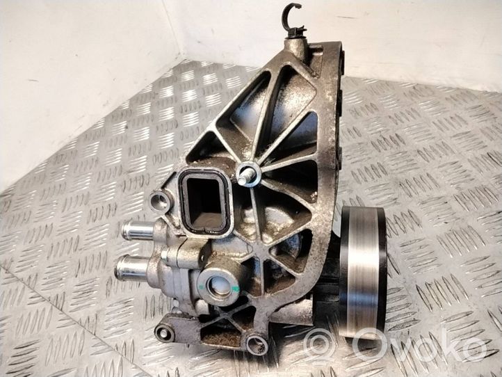 Chevrolet Captiva Pompe de circulation d'eau 96868233