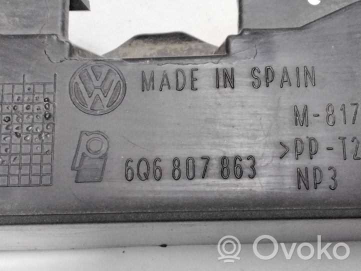 Volkswagen Polo IV 9N3 Staffa di rinforzo montaggio del paraurti posteriore 6Q6807863