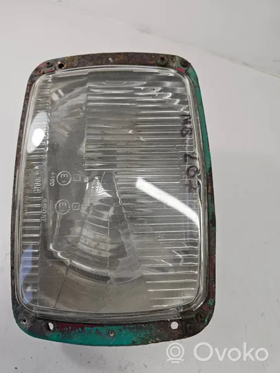 Mercedes-Benz 207 310 Lampa przednia 0301021301