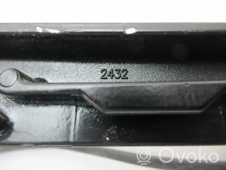 Chevrolet Corvette Front wiper blade arm 