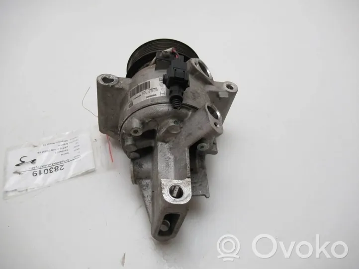 Dacia Sandero Ilmastointilaitteen kompressorin pumppu (A/C) 926005689R