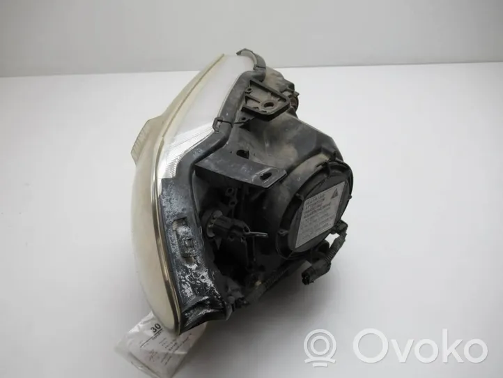 Honda FR-V Lampa przednia 