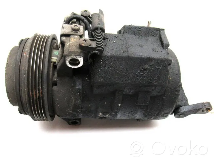 BMW X5 E53 Ilmastointilaitteen kompressorin pumppu (A/C) MC247300-0131