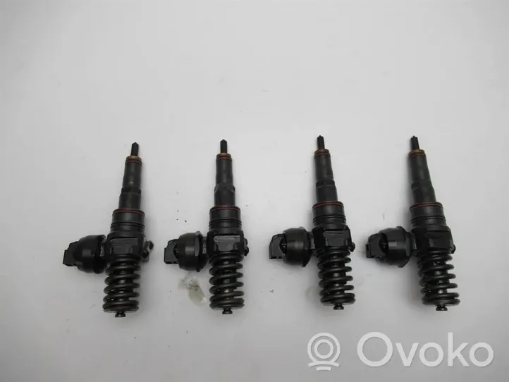 Volkswagen PASSAT B5.5 Injektoren Einspritzdüsen Satz Set 0414720037