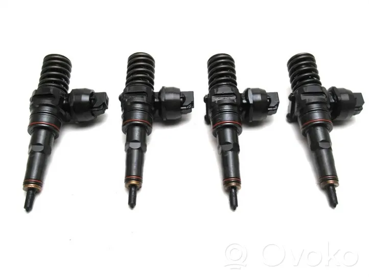 Volkswagen PASSAT B5.5 Injektoren Einspritzdüsen Satz Set 0414720037