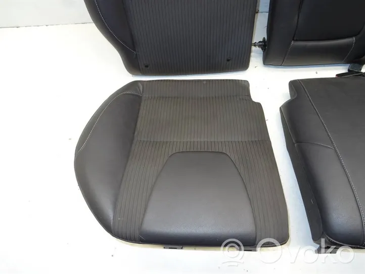 Ford Focus Second row seats 