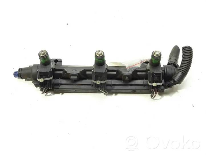 Volkswagen Polo IV 9N3 Kraftstoffverteiler Einspritzleiste Verteilerrohr 03E133320