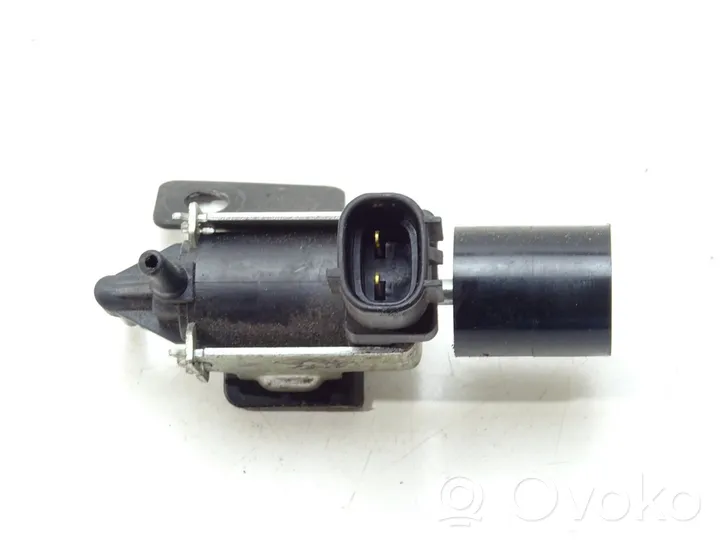 Lexus RC Regulator ciśnienia paliwa 25860-20040