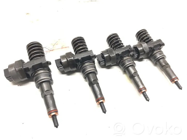 Audi A4 S4 B5 8D Sprauslu komplekts 038130073F