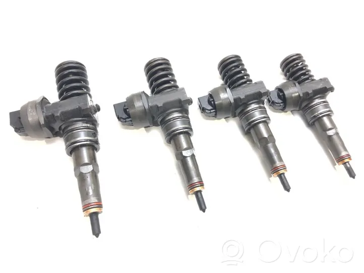 Volkswagen Jetta V Fuel injectors set 038130073AG