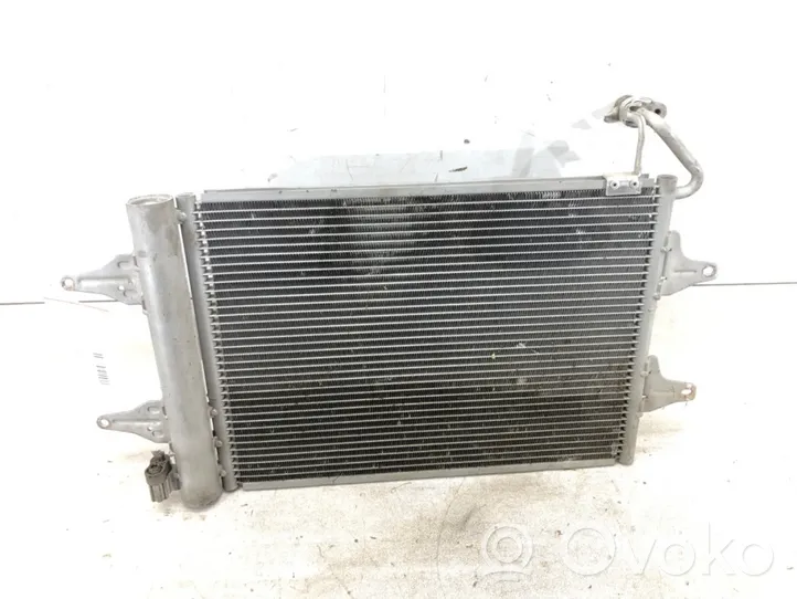 Volkswagen Polo IV 9N3 Radiatore di raffreddamento 