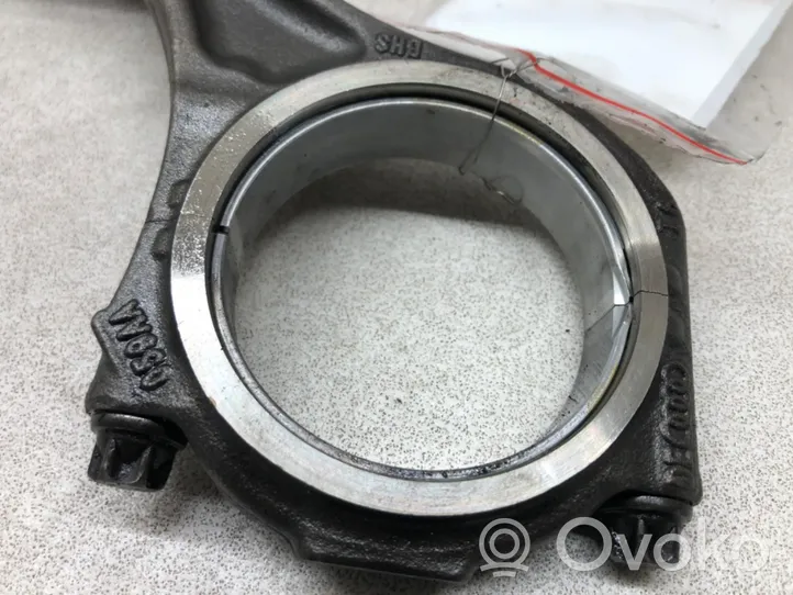 Audi A4 S4 B7 8E 8H Piston with connecting rod BKN