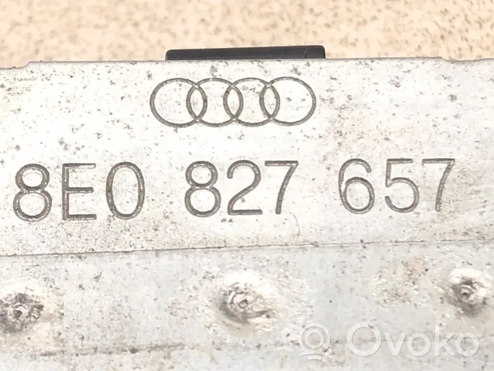 Audi A6 Allroad C6 Poignée extérieure de hayon arrière 8E0827657