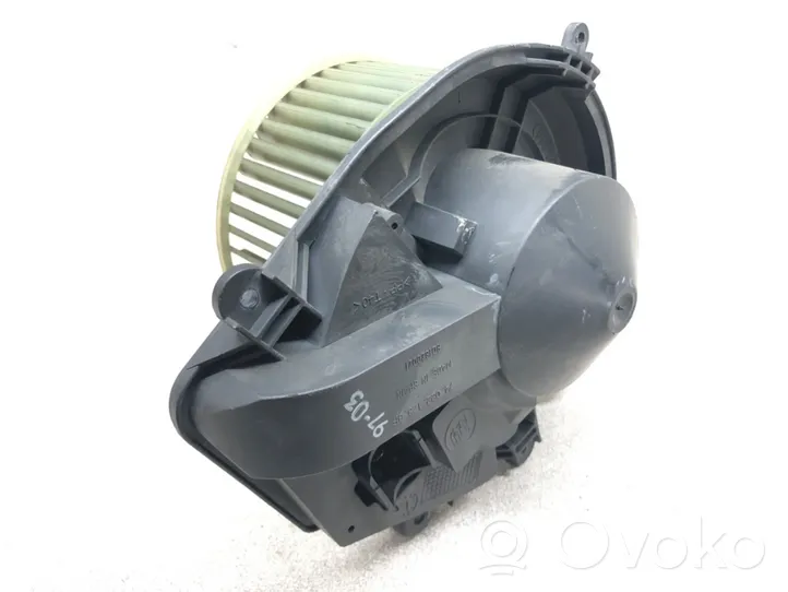 Volkswagen PASSAT B5 Ventola riscaldamento/ventilatore abitacolo 8D1820021