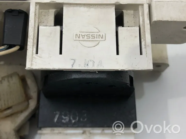 Nissan Pathfinder R50 Interior fan control switch 