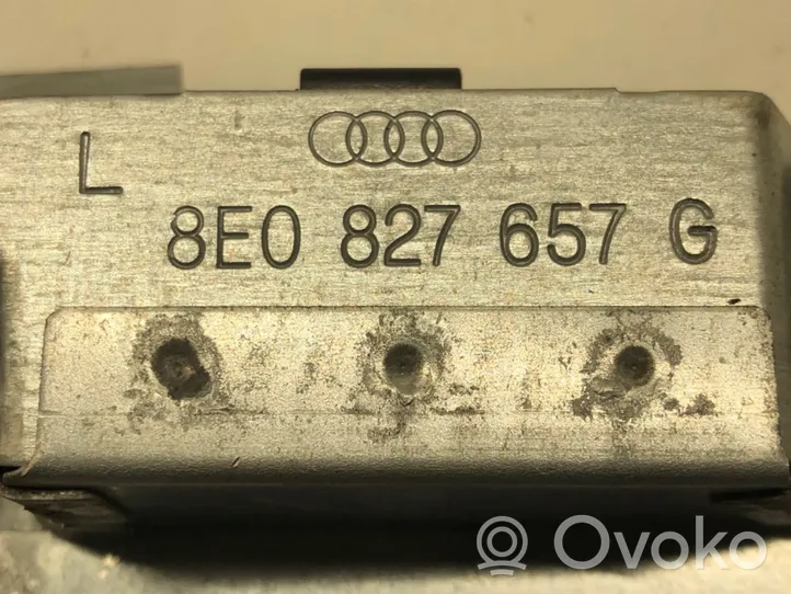 Audi A4 S4 B7 8E 8H Barra luminosa targa del portellone del bagagliaio 8E0827657G