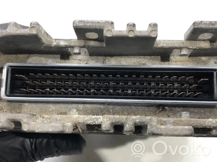 Volkswagen Transporter - Caravelle T4 Motorsteuergerät ECU 